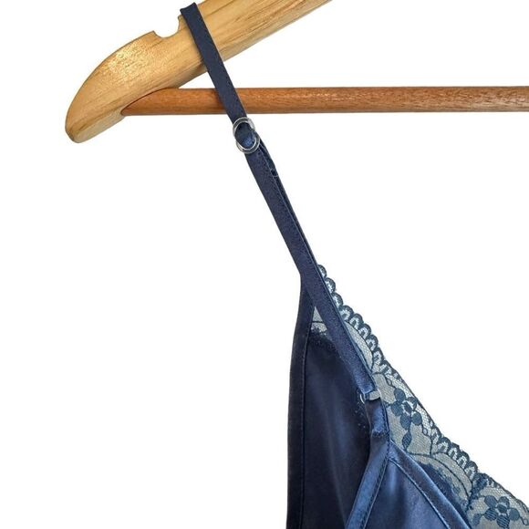 La Senza Vintage Blue Lace Trimmed Satin Slip Size Medium - Picture 4 of 5